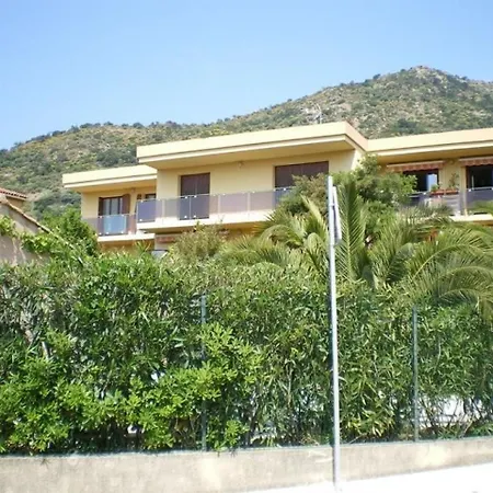 Le Lavandou, 3 Pieces, 4 Personnes - Fr-1-308-10 *